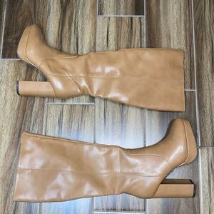 🎱Chunky Tan Platform Half Zip Heel!